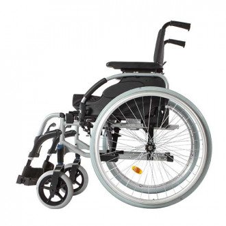 Кресла-коляска с ручным приводом Invacare Action 2 NG в Казани