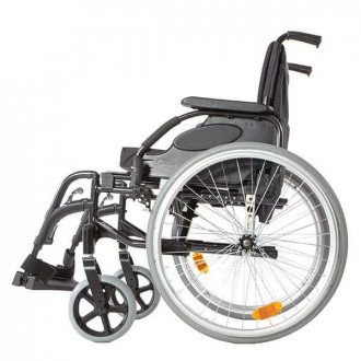 Кресло-коляска с ручным приводом Invacare Action 3 NG в Казани
